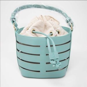 East Hampton bucket bag